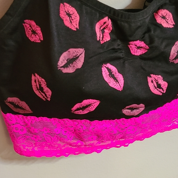 Torrid curve bralette 5 items $10 - Picture 4 of 9